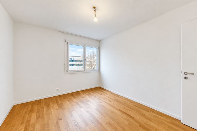 Grosse 3.5- Zimmerwohnung im 3. OG links (6)
