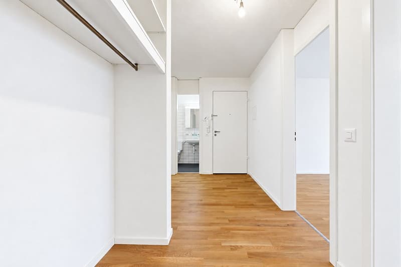 Grosse 3.5- Zimmerwohnung im 3. OG links (2)