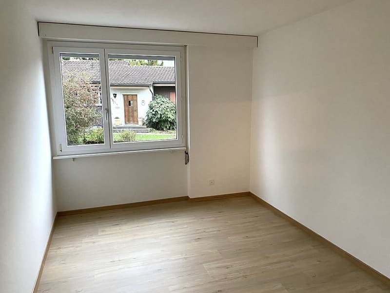 4 1/2-Zimmerwohnung, Parterre links (6)