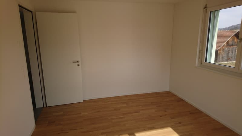 Moderne 3.5-Zimmer-Wohnung mit Balkon - Ihr Rückzugsort im Grünen (5)