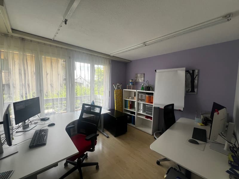 Bright commercial space – ideal as an office or studio (3)