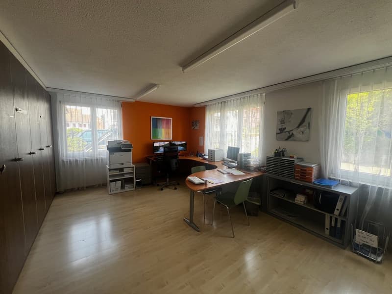Bright commercial space – ideal as an office or studio (2)