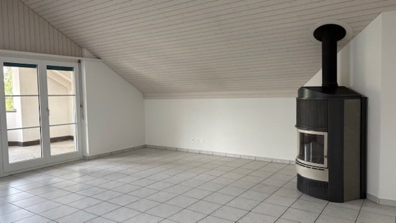 Helle 4.5-Zimmer-Wohnung mit Balkon und schöner Aussicht in Fischbach-Göslikon (4)