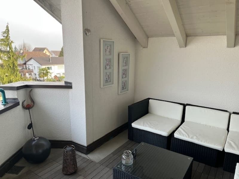 Helle 4.5-Zimmer-Wohnung mit Balkon und schöner Aussicht in Fischbach-Göslikon (12)