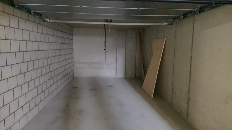 Garagenbox in Tiefgarage (2)