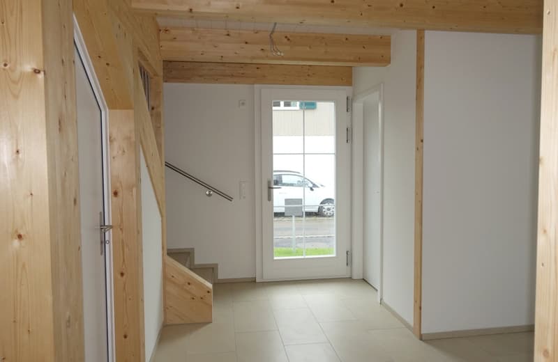 Entrée, rechts Garderobe