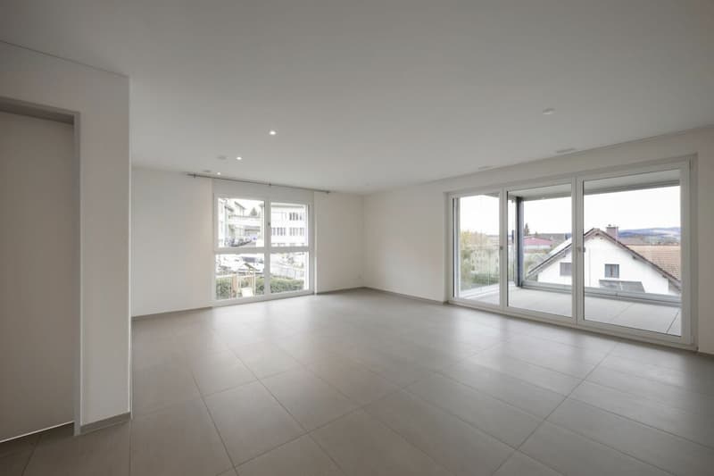 Appartamento moderno 3.5 locali con ampio balcone a Künten (1)