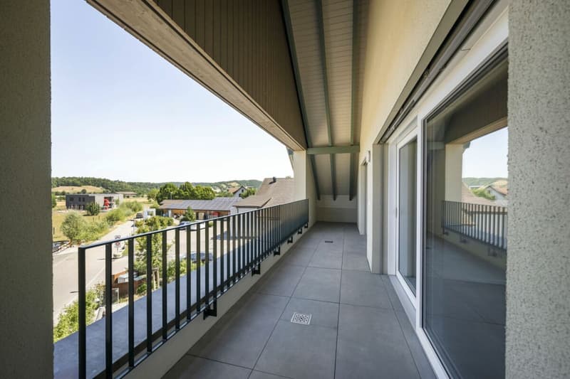 Beautiful 3.5 room attic apartment with large loggia (10)