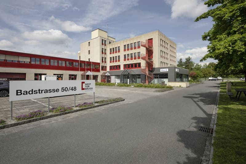 Ausgebautes Büro mit gemeinsamer Küche und Aufenthaltsraum (8)