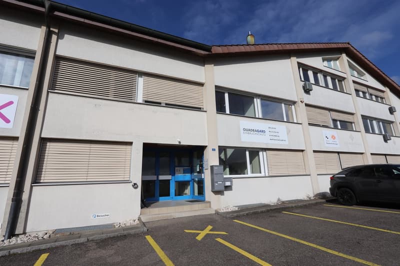 Propriété commerciale dans un emplacement central et verdoyant (9)