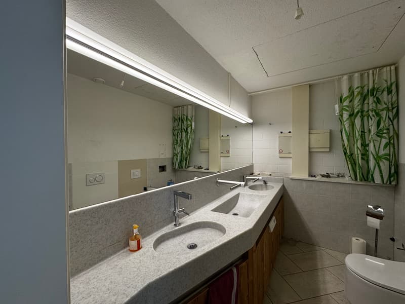 vorderes Badezimmer