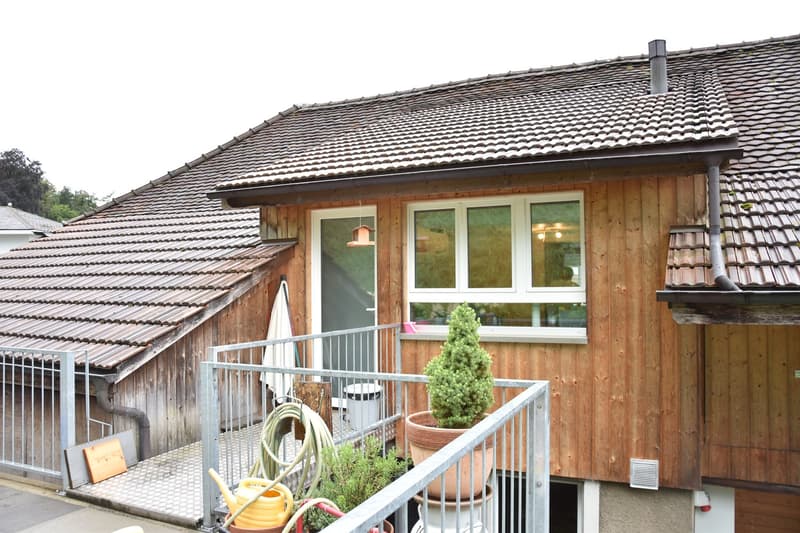 Dachwohnung mit grosser Terrasse und Weitsicht auf Jura (12)