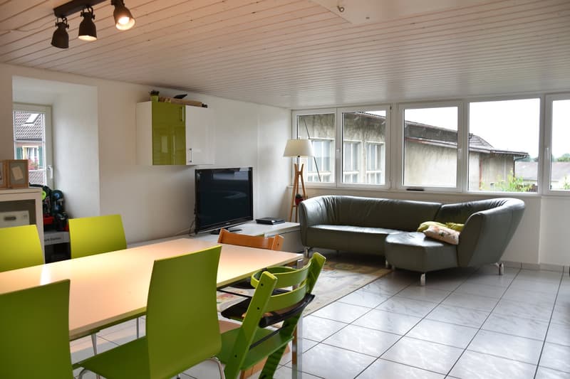 Dachwohnung mit grosser Terrasse und Weitsicht auf Jura (5)