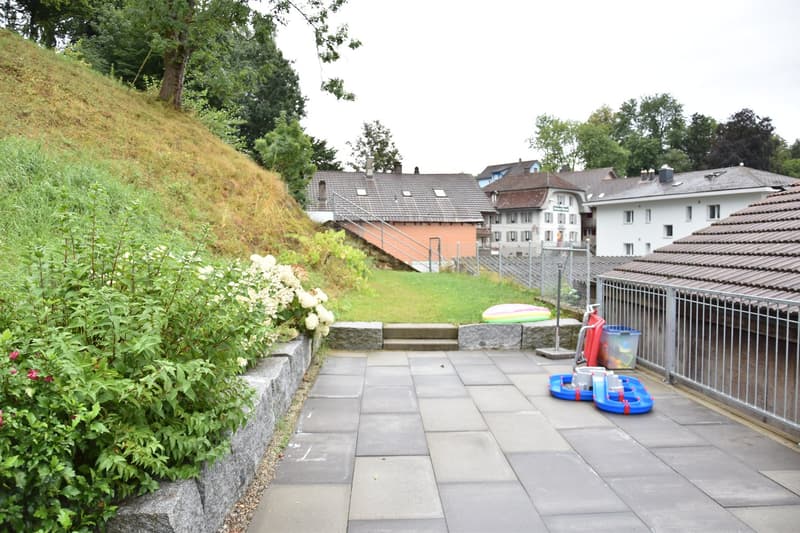 Dachwohnung mit grosser Terrasse und Weitsicht auf Jura (10)