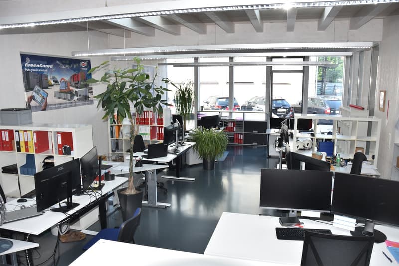 Moderne, sehr helle Büroräume im Erdgeschoss (5)