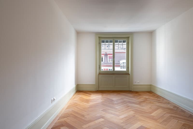 Helles 5-Zimmer-Büro im Altbau an der Gutenbergstrasse, Bern (2)