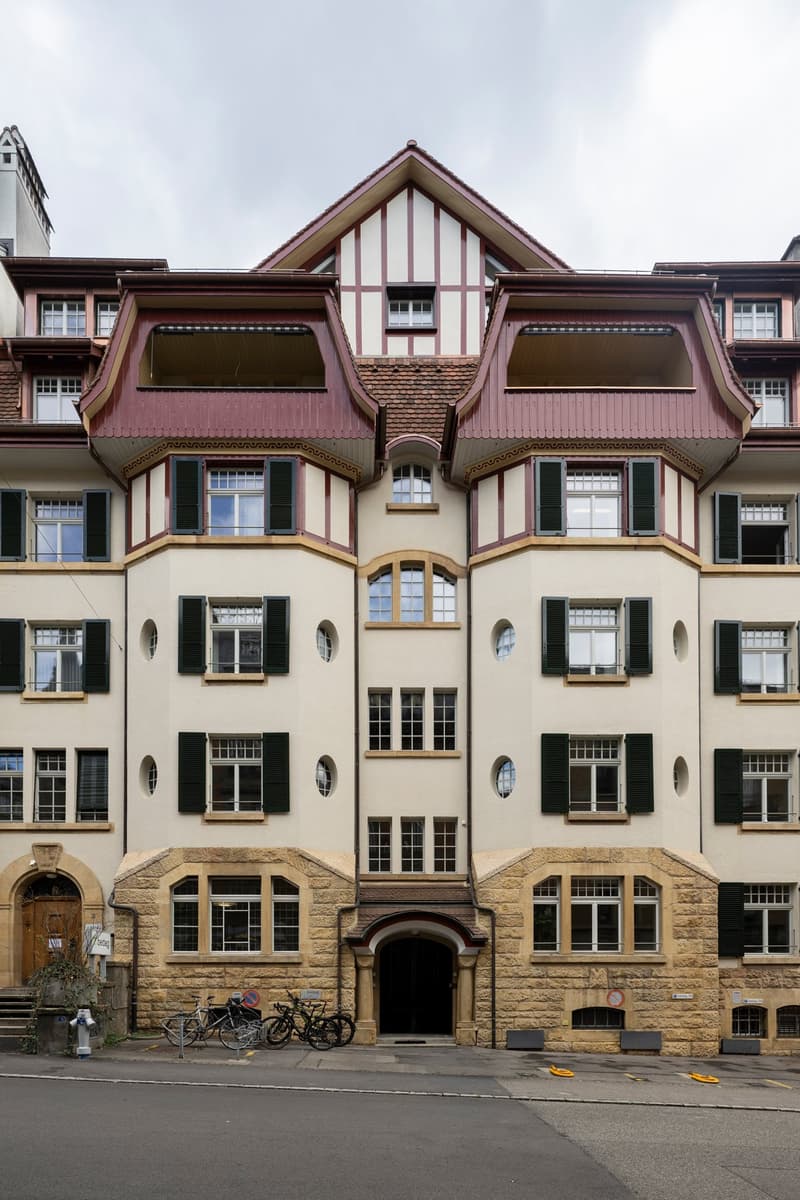 Helles 5-Zimmer-Büro im Altbau an der Gutenbergstrasse, Bern (1)