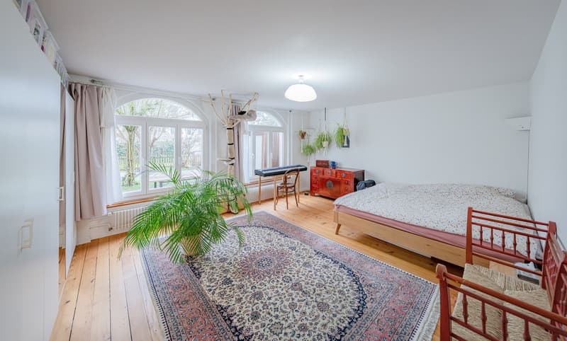 Charming maisonette semi-detached house with garden access (1)