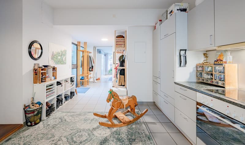 Charming maisonette semi-detached house with garden access (3)