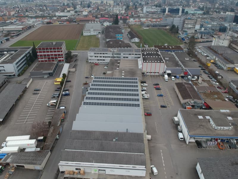 Spazio commerciale e di stoccaggio al piano inferiore (2)