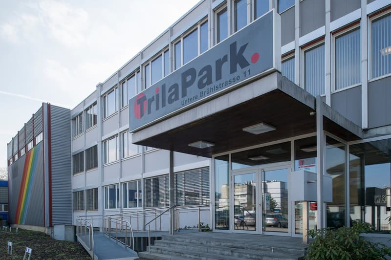 Spazio commerciale e di stoccaggio al piano inferiore (1)