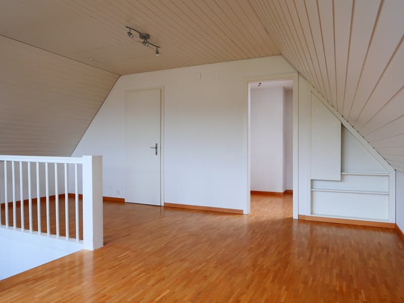 Ufficio/studio originale con una vista meravigliosa in una casa di 2 famiglie attraente nel centro del villaggio ... (2)