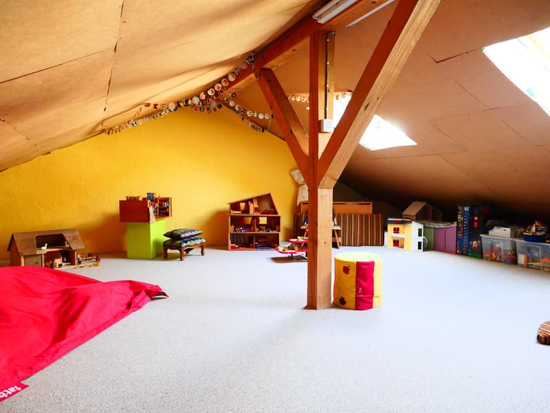 Well-maintained, detached 7 1/2-room single-family house with spacious surroundings ... (13)