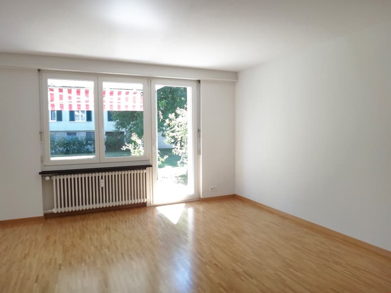 Bello appartamento 2 camere con grande terrazza vicino al centro del villaggio e alla stazione ... (2)