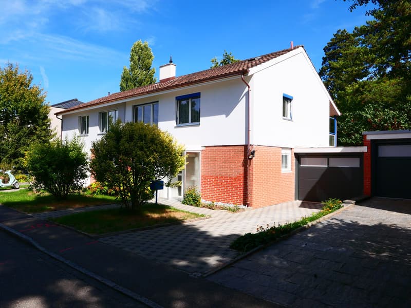 Gediegenes Wohnen auf dem Bruderholz im Grünen ... (3)