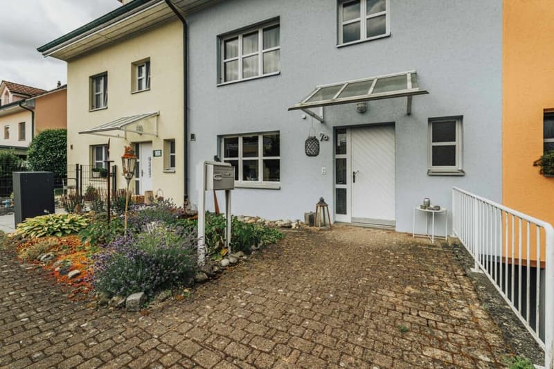 Casa unifamiliare con giardino (3)