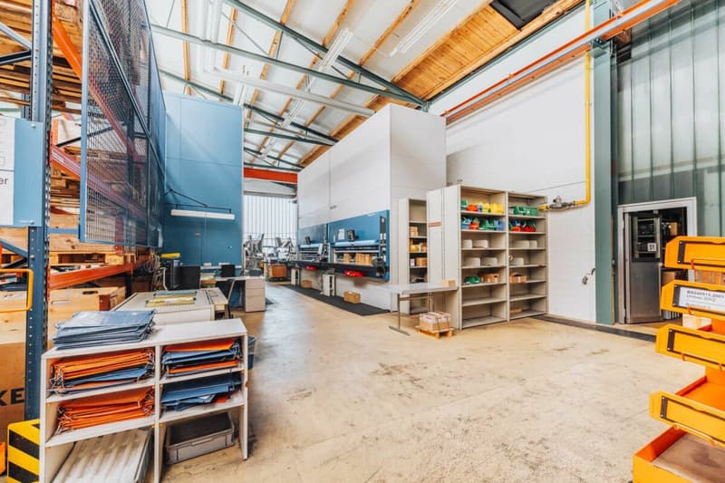 ENTREPÔT ET ATELIER ET BÂTIMENT DE BUREAUX (17)