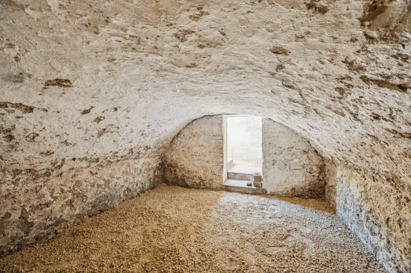 Bauernhaus mit Weitsicht und grosser Parzelle. (17)