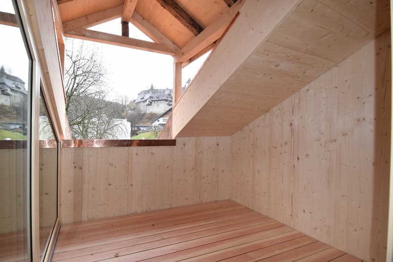 Grosszügige Altstadt-Dachwohnung auf drei Wohnebenen mit Loggia und Schlossblick (9)