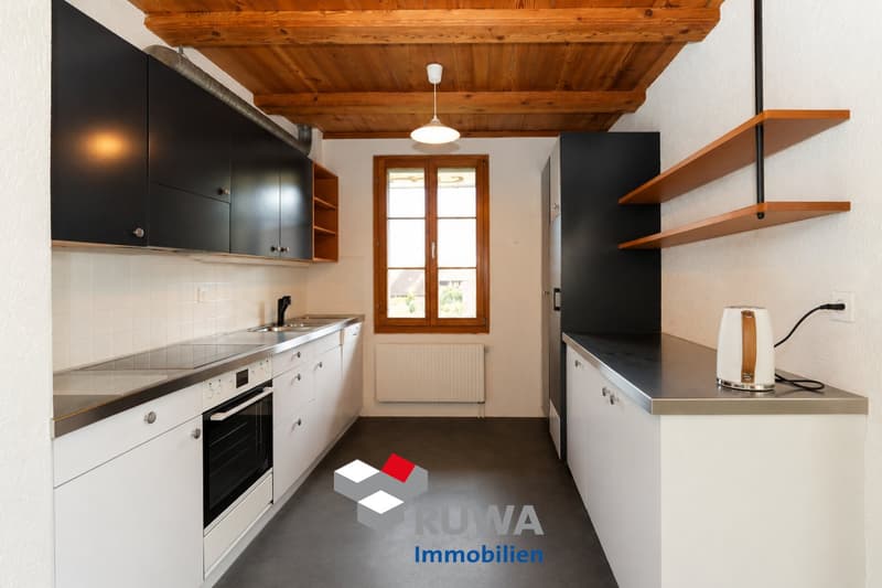 3.5 room attic apartment with gallery and panoramic view in Ersigen... (13)