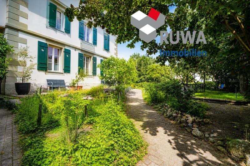 3.5 room attic apartment with gallery and panoramic view in Ersigen... (11)
