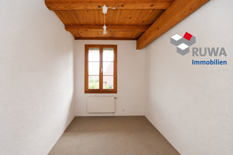 3.5 room attic apartment with gallery and panoramic view in Ersigen... (7)
