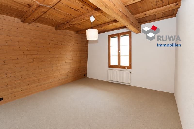 3.5 room attic apartment with gallery and panoramic view in Ersigen... (6)