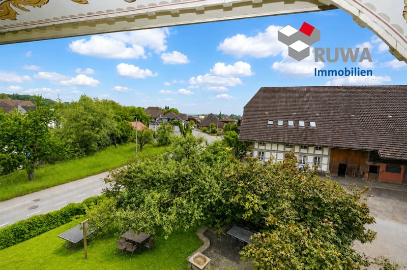 3.5 room attic apartment with gallery and panoramic view in Ersigen... (2)