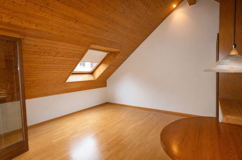 Cozy attic apartment with balcony in Hindelbank (3)