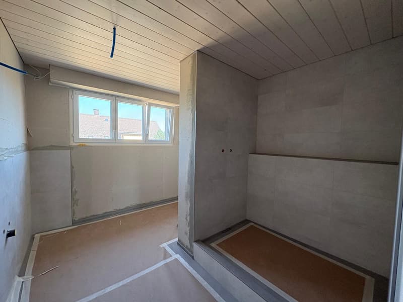 Frisch renovierte 3.5 Zimmer Wohnung an ruhiger und zentraler Lage in Ersigen zu vermieten (2)