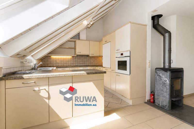 Grosszügige Dachwohnung mit Galerie, Lift und Balkon im Rüegsauschachen (6)