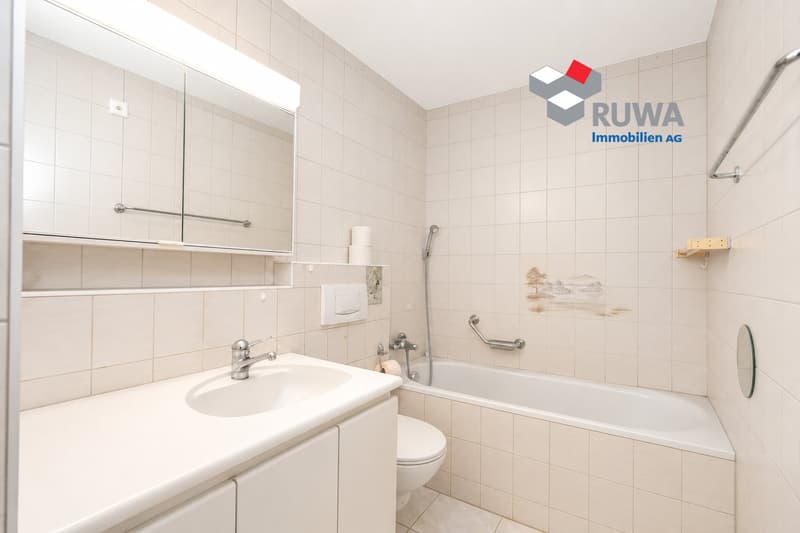 Grosszügige Dachwohnung mit Galerie, Lift und Balkon im Rüegsauschachen (8)