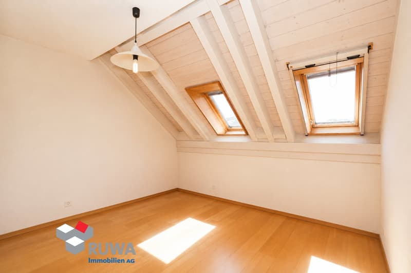 Grosszügige Dachwohnung mit Galerie, Lift und Balkon im Rüegsauschachen (11)