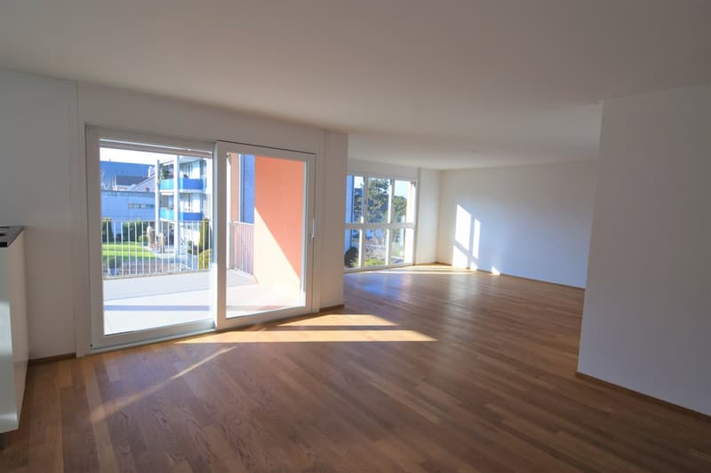 Grosszügige 4.5 Zimmer Wohnung mit gedecktem Balkon (4)