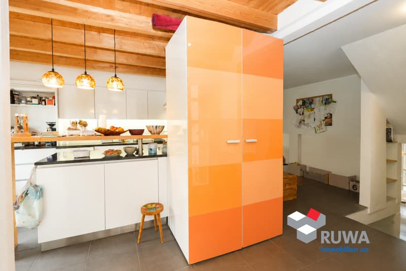 Ein Eck-Einfamilienhaus mit separatem Atelier – Ihr neues Zuhause für die ganze Familie (2)