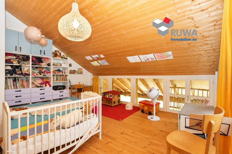 Ein Eck-Einfamilienhaus mit separatem Atelier – Ihr neues Zuhause für die ganze Familie (6)