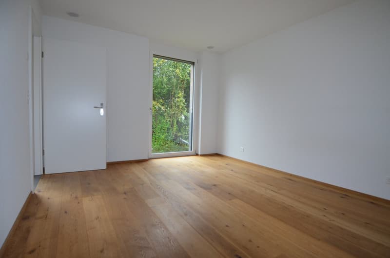 Modern und neu ausgebaut: 4.5 Zimmer Wohnung mit Garten (5)