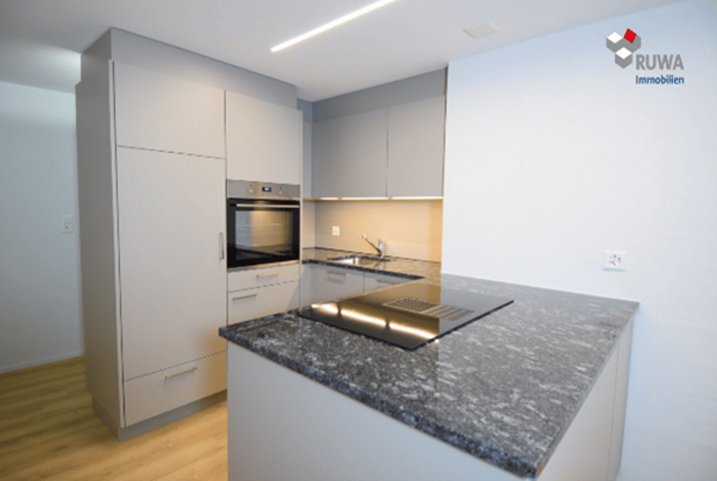 Charmante 1.5-Zimmer-Altbauwohnung mit Balkon in der Burgdorfer Altstadt (4)