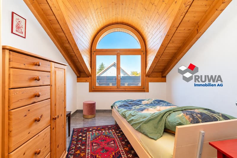 Grosszügige 3½-Zimmer-Dachwohnung mit Galerie und Balkon – Ihr neues Zuhause in Wynigen (8)