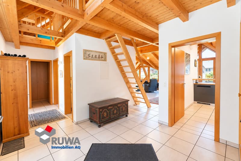 Grosszügige 3½-Zimmer-Dachwohnung mit Galerie und Balkon – Ihr neues Zuhause in Wynigen (4)